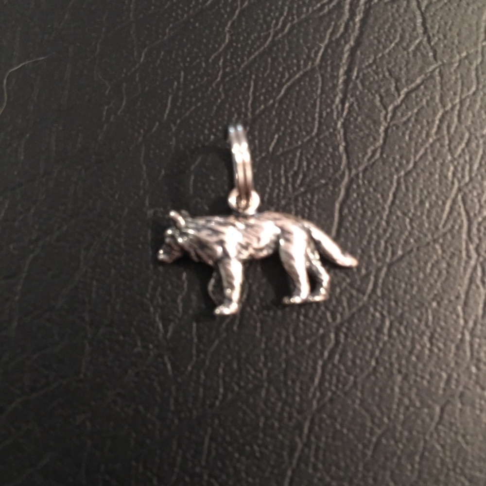 Silver Wolf Charm Pendant - Picture 4 of 6